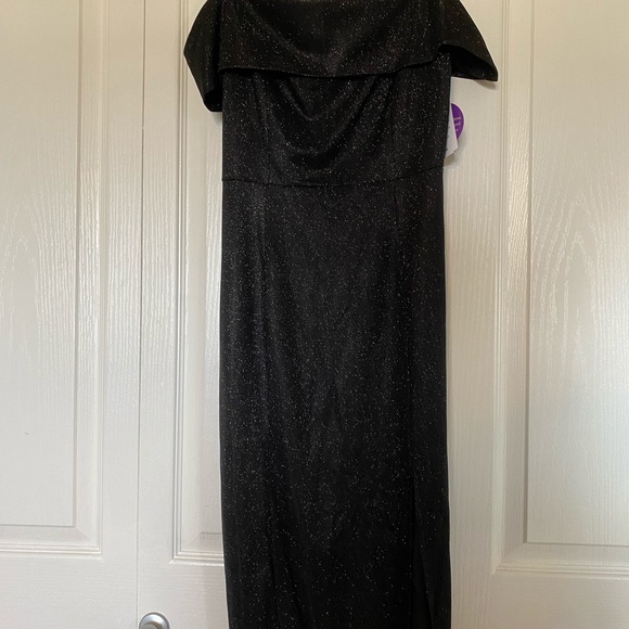 DRESSES. Some never worn msssage me - Picture 3 of 8